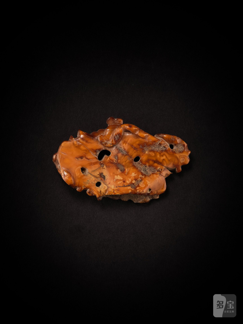 遼　琥珀鳳形飾 | AN AMBER CARVING OF A PHOENIX - 图2